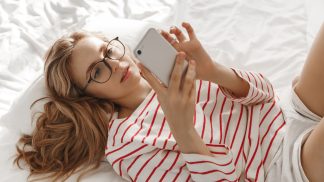 Stela (24): Kamarádka zradila moji důvěru. Zjistila jsem totiž, co dělá s mým přítelem