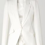 Slonovinový blejzr s jedním knoflíkem a šikmými kapsami. Alexander McQueen, 1 490 liber