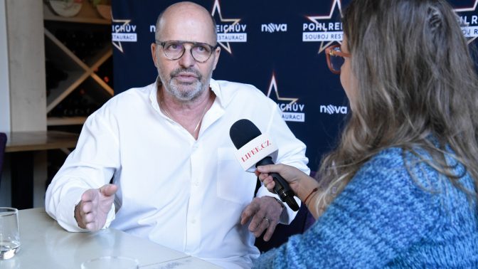Šéfkuchař Zdeněk Pohlreich přichází na obrazovky televize Nova s pořadem Souboj restaurací.