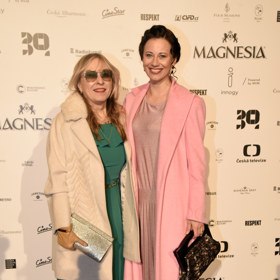 Zpěvačka Dáša Zázvůrková přišla na Českého lva v doprovodu vdovy po Miro Žbirkovi Kateřiny.