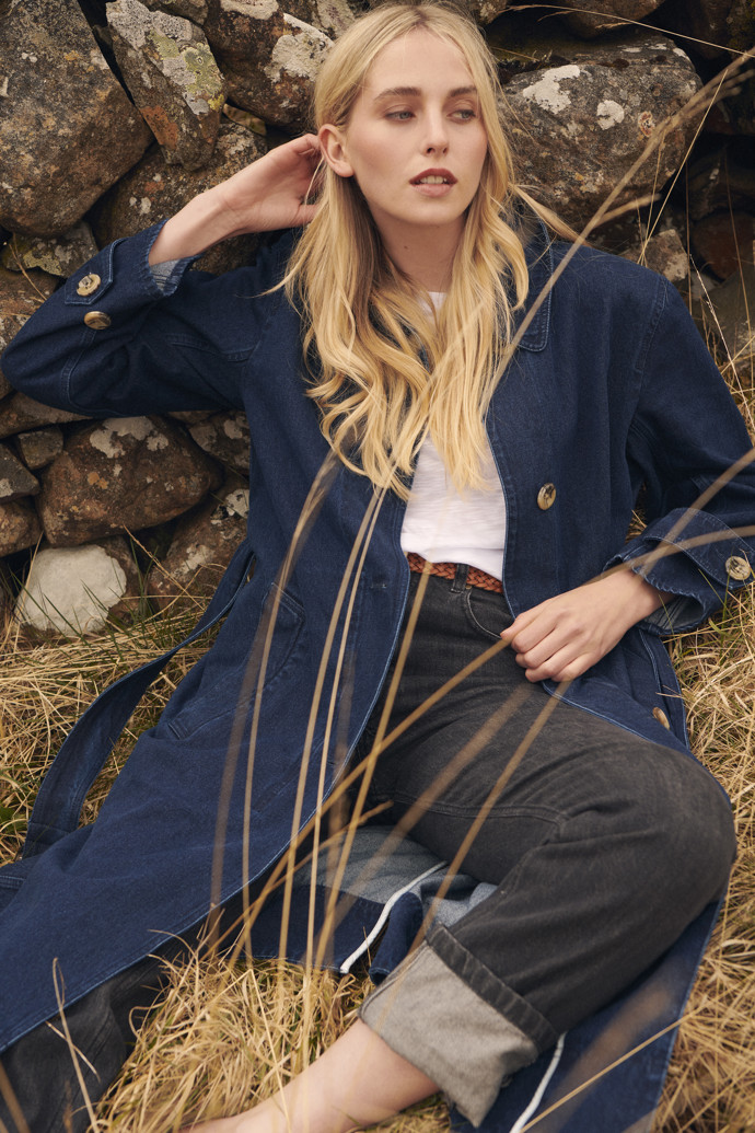 Kombinace různých barevných variant denimu má také své kouzlo. (Barbour)