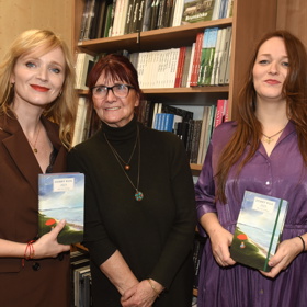 Herečka Aňa Geislerová se svou sestrou Lelou a maminkou Věrou Geislerovou.