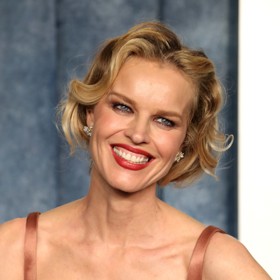 Naopak chválu si vysloužila topmodelka Eva Herzigová. Honza Kořínek odhaduje, že účesu bylo dosaženo pomocí natáček a podle něj by Eva vypadala jako světová hvězda v čemkoliv.