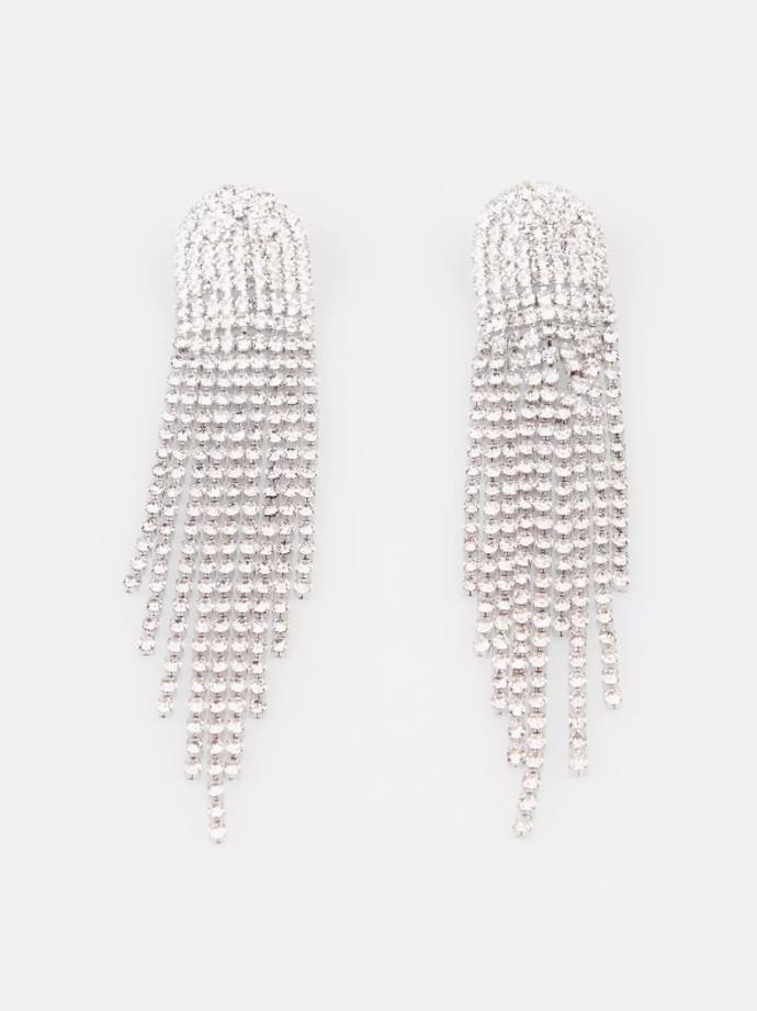 Štrasové doplňky ale pořídíte i doslova za pár korun. Třeba v řetězci Gate, kde tento model stojí 218 Kč.