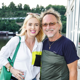 Jiřina Anna a Dalibor Jandovi, zpěvačka a zpěvák.