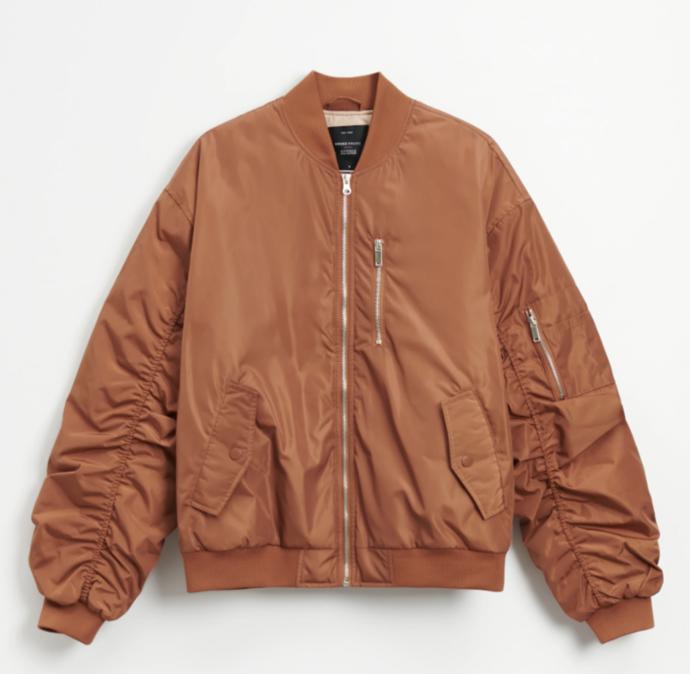 Vystupte z komfortní zóny. Stačí jen o krůček, zpracování v hnědých barvách je trend, vydrží vám ale jistě několik sezón. House, 899 Kč