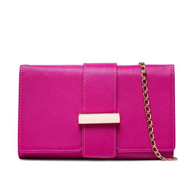 Neon můžete svému stylu dopřát i v menších dávkách. Třeba ve formě výrazně zbarvené kabelky Jenny Fairy za 699 Kč.