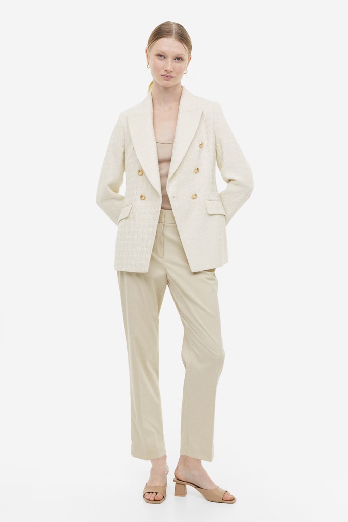 Krémové sako z buklé. H&M, 1 499 Kč