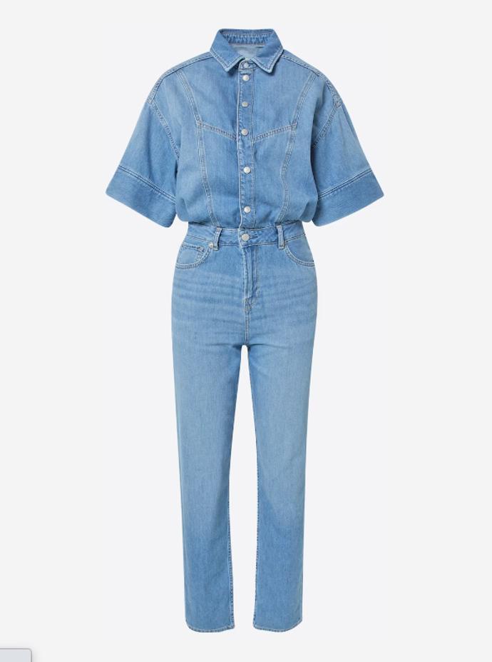 Dva kousky nebo jeden? Overal Pepe Jeans za 3 249 Kč klame tělem. Na první pohled téměř nikdo neodhalí, že košile s džínami tvoří neodmyslitelný (a neoddělitelný!) pár.