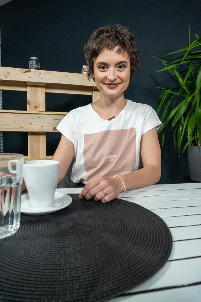 Eva Podzimková navštívila v novém účesu talk show Na kafeečko.