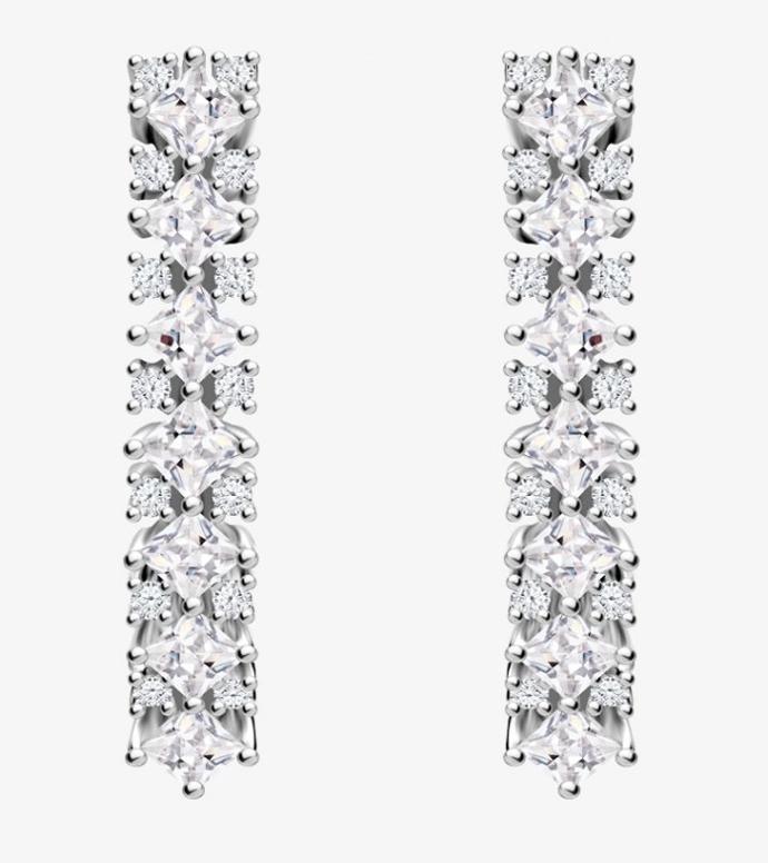 Záplavu třpytu nabízí i česká značka Preciosa zaměřená na doplňky s broušeným sklem. Cena: 995 Kč