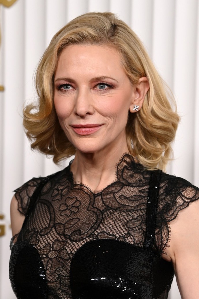 Tu si tak nechala našít na nové šaty na letošní předávání cen Screen Actors Guild Awards 2023. 