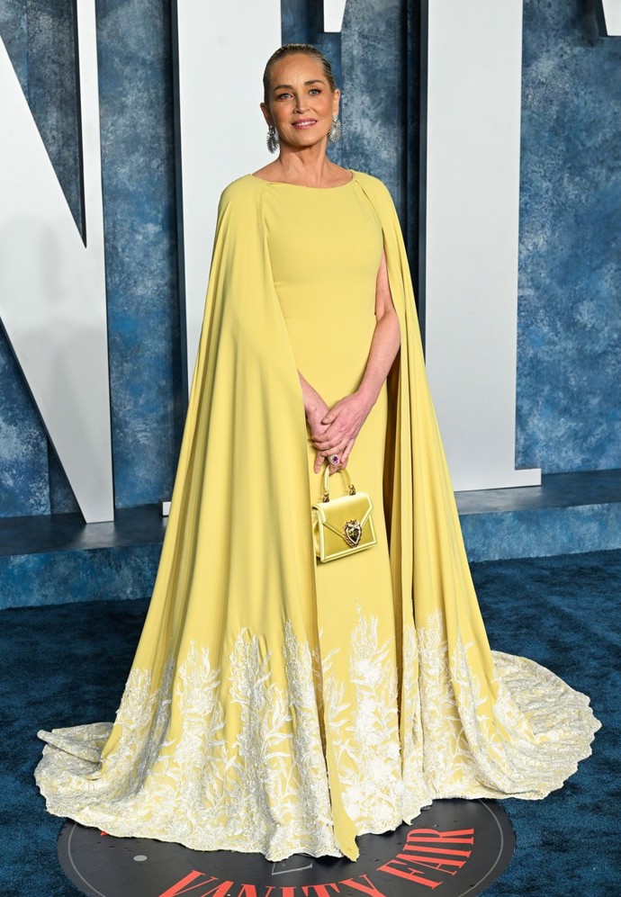 Sharon Stone v nádherné žluté róbě značky Dolce&Gabbana.