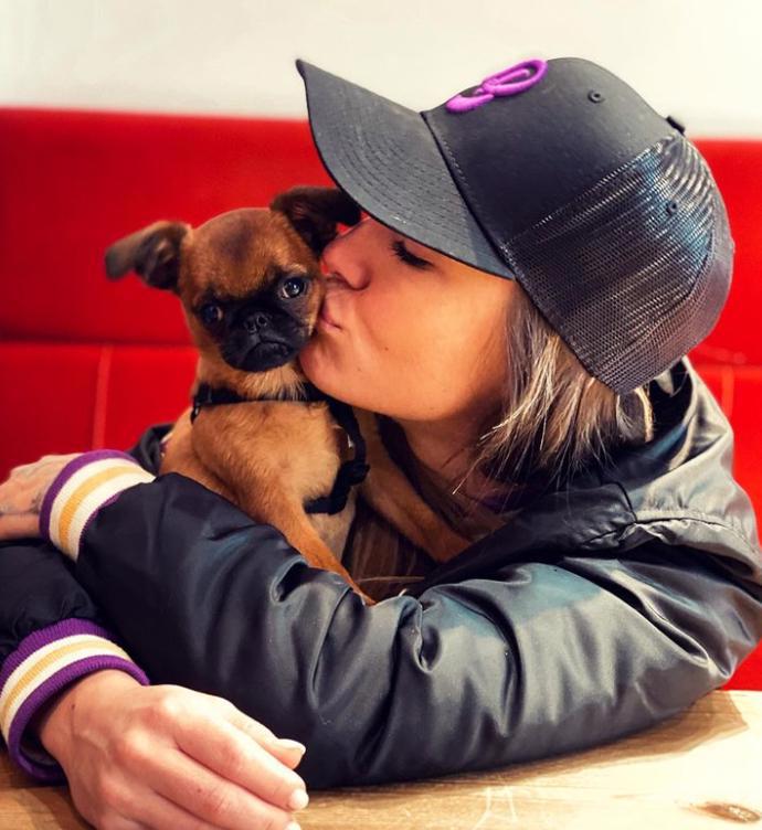 S partnerkou Veronikou mají dva psy, Karla (na fotografii) a Money. 