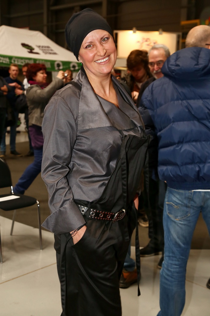 Zdeňka přišla o vlasy během léčby rakoviny prsu.