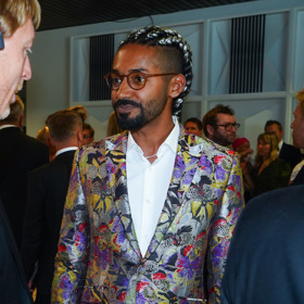 Yemi A.D. byl pro cestu kolem Měsíce vybrán japonským miliardářem přibližně z milionu uchazečů.