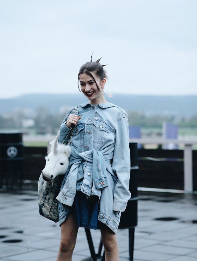 Eklektický. Tak se dá jedním slovem shrnout styl viděný všude kolem.