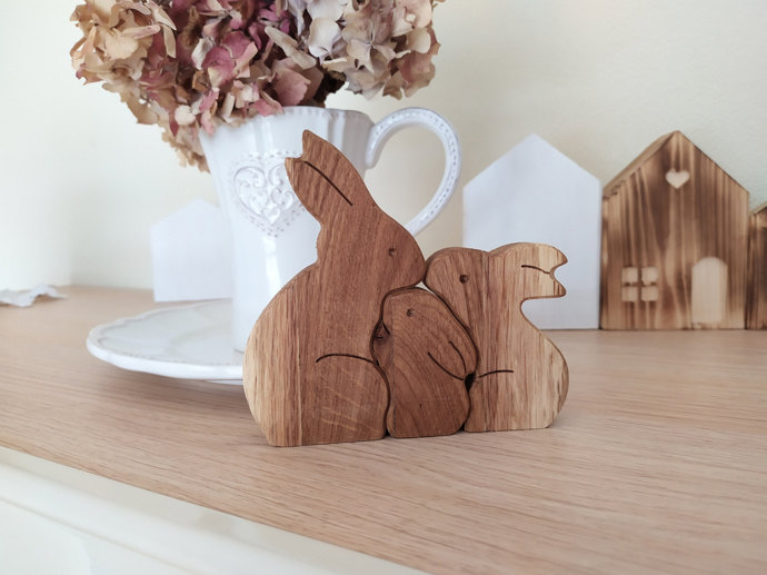 Velikonoce bez zajíčků? Nepředstavitelné. Jednoduché motivy ušáčků dominují dekoracím v trendy skandi stylu.