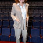 Hana Heřmánková ví, co jí sluší. Herečka obléká světle odstíny, které opticky omlazují.