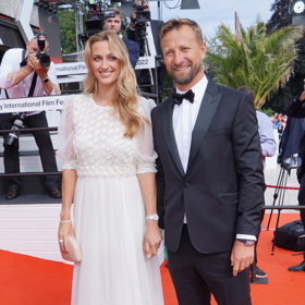 Půvabná tenistka tehdy oblékla bílou róbu od Beaty Rajské a doplnila ji diamanty v hodnotě 1, 5 milionu korun.