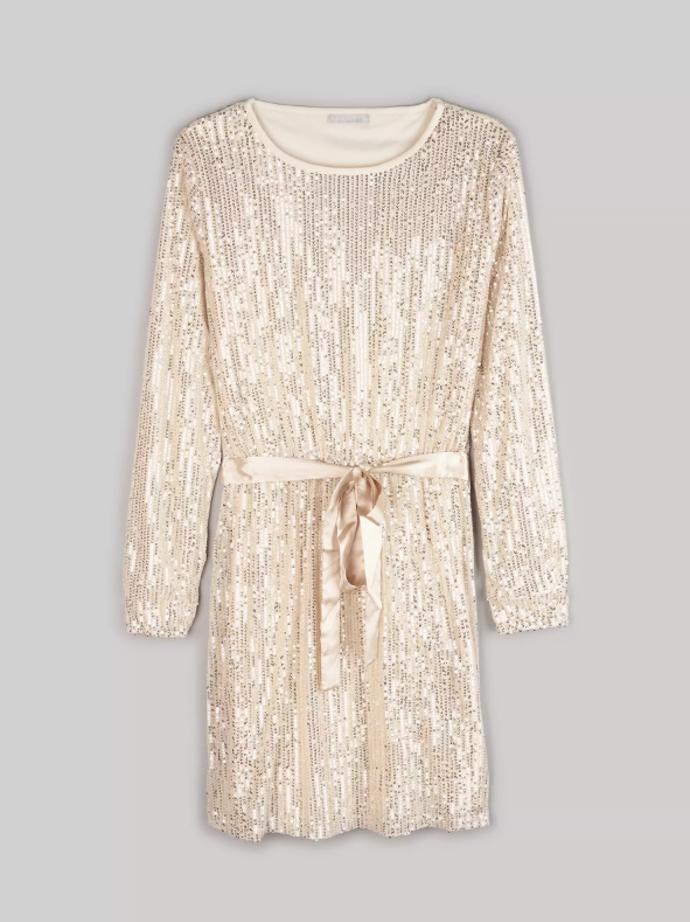 Záplavu flitrů nosí i šaty značky Gate za 699 Kč, které zvládnou oslnit při večerním koktejlu stejně jako v podobě denního modelu do kanceláře.