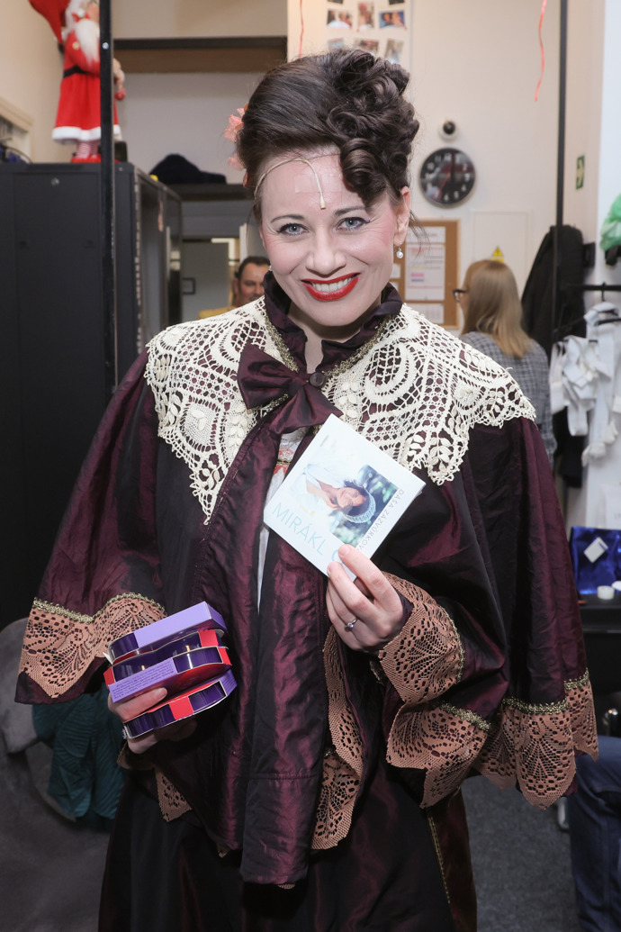 Dáša Zázvůrková pěje na kostýmy výtvarníka Josefa Jelínka jen samou chválu.