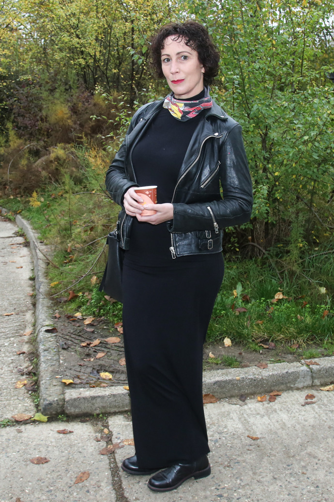 Kristýnu Frejovou můžeme často vídat v černé barvě.