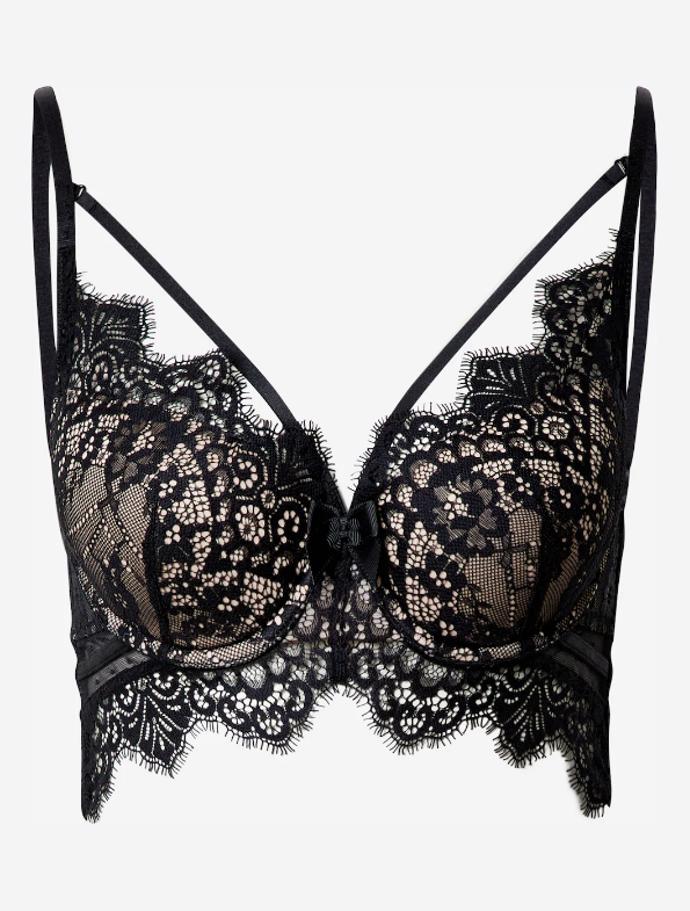 Krajky si dopřávejte v každém věku. Není nutné, aby vykukovaly, vy o nich víte! Hunkemöller, 949 Kč