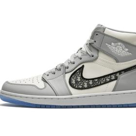 Kolaborace s luxusním módním gigantem a s tím spojená pohádkově dlouhá cenovka. Model Jordan 1 Retro High Dior za 259 990 Kč, v žebříčku dvaceti nejdražších modelů Jordan je ale "až"  šestnáctý. 