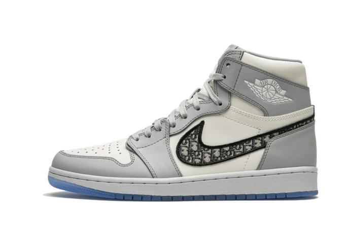 Kolaborace s luxusním módním gigantem a s tím spojená pohádkově dlouhá cenovka. Model Jordan 1 Retro High Dior za 259 990 Kč, v žebříčku dvaceti nejdražších modelů Jordan je ale "až"  šestnáctý. 