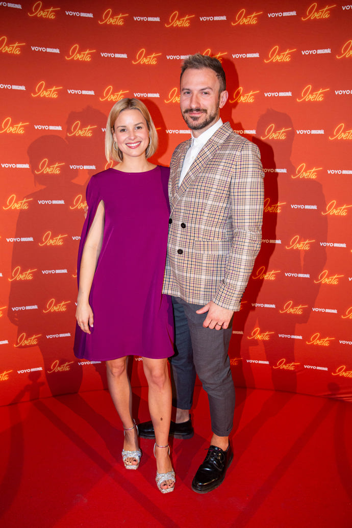 Do kina Patricie vyvedla manžela Tibora Pagáče. 