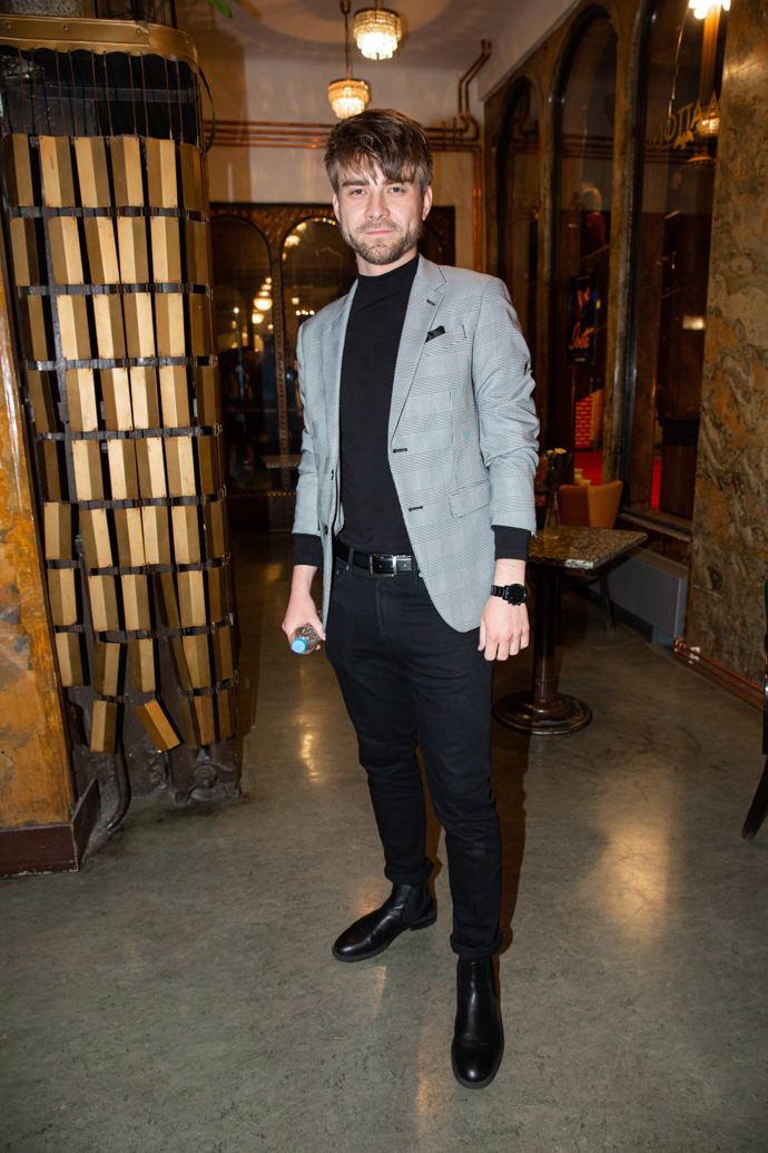 Herec Marek Lambora působil na filmové premiéře jako dokonalý gentleman.