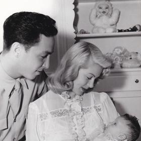 Cheryl Crane si rodinu moc neužila. Otec Stephen jaksi zapomněl, že je již ženatý s jinou ženou.