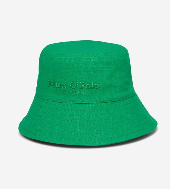 Stylový doplněk podle posledních trendů. Klobouček typu "kyblík" (bucket hat - pozn. red.) značky Marc O'Polo za 2 490 Kč
