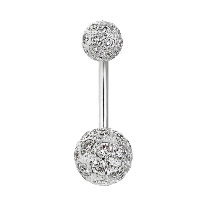 Diamanty, to nejsou jen zásnubní či snubní prsteny. Kousek, kterým se můžete unikátně ozdobit na celý život, můžete nosit třeba v pupíku. Piercing s lab-grown diamanty, Tiami, 59 900 Kč.