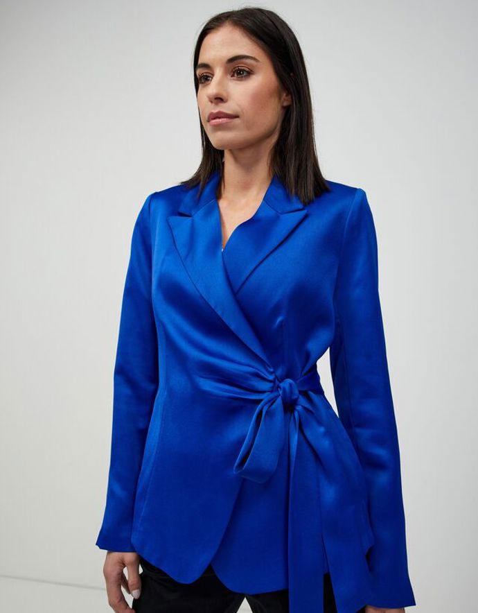 Blejzr se zavinovací optikou můžete obléci rovnou na nahé tělo. Orsay, 1 379 Kč