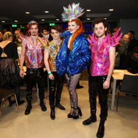 Takhle na sebe upozornila zpěvačka Žofie Dařbujánová na Cenách Anděl v roce 2018.