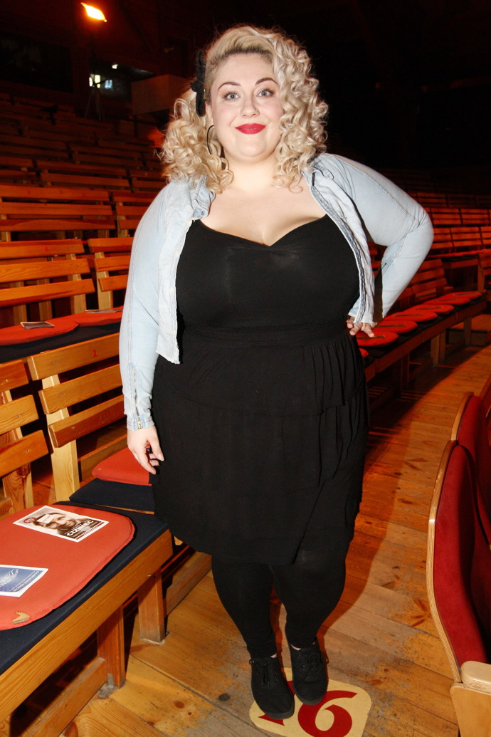 Zpěvačka Dannie prostřednictvím sociálních sítí vzkazuje: "Mám velký bříško, plný stehna, velkej kulatej zadek, celulitidu, strie a varixy, ale když jdu po pláži v plavkách, tak se nesu jako královna." 