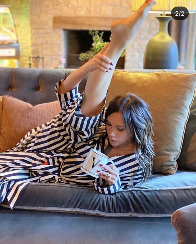 Figuru si udržuje také jógou. Díky ní umí v každé situaci zvednout nohu až prakticky do stropu.