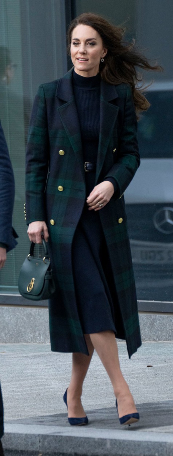 Kabát značky Holland Cooper, který letos v lednu oblékla Kate na návštěvě Liverpoolu, nápadně připomínal kousek, po kterém sáhla Mary v roce 2019 v Texasu.