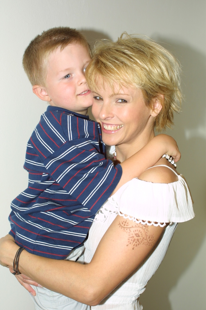 Po narození syna Artura už byla Iveta Bartošová znovu blondýnkou. Artur Štaidl se narodil v říjnu roku 1996. 