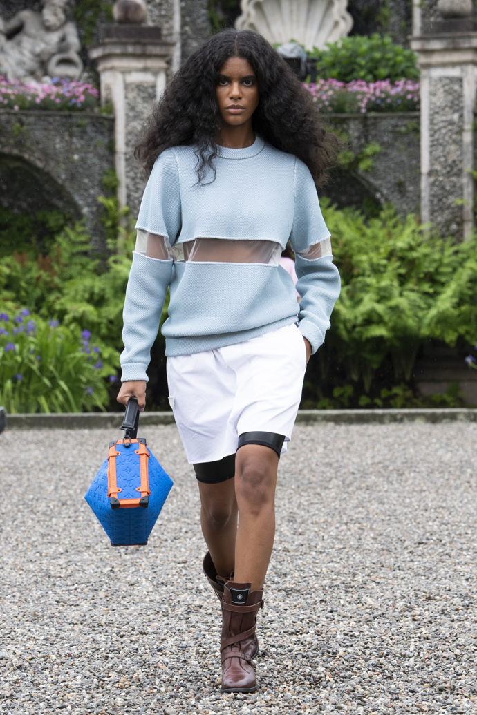 Model z kolekce LV Cruise 2024