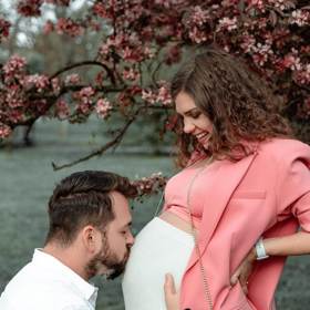 Herečka Denisa Pfauserová se s přítelem Martinem Kučerou dočkala svého prvního potomka.