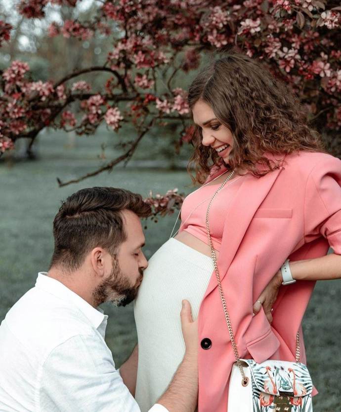 Herečka Denisa Pfauserová se s přítelem Martinem Kučerou dočkala svého prvního potomka.