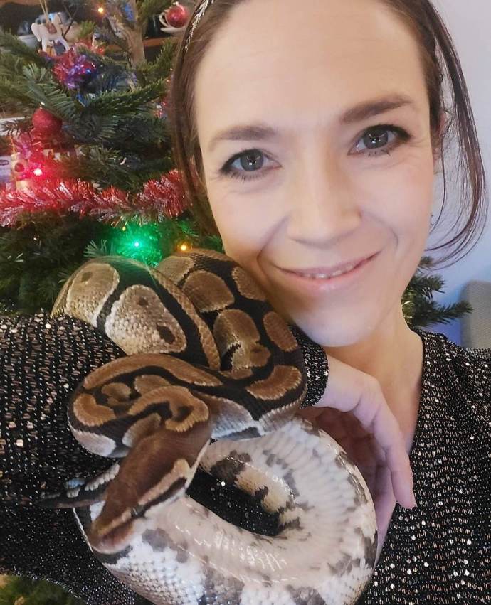 Krajta královská Terezy Kostkové se jmenuje Darthička.