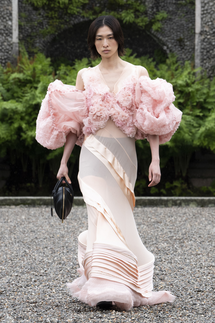 Model z kolekce LV Cruise 2024