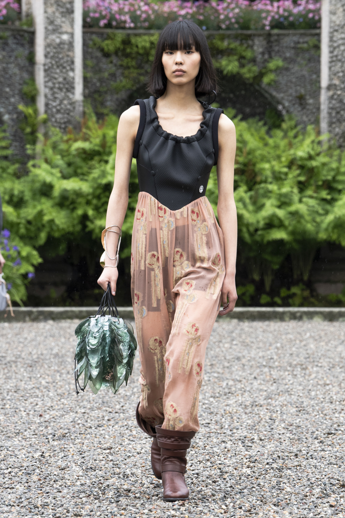 Model z kolekce LV Cruise 2024