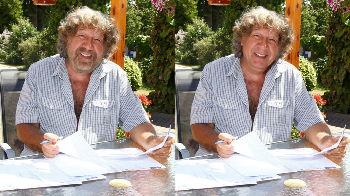 Režisér Zdeněk Troška oproti tomu s holou bradou mládne, ale na roli prince už to nevypadá...