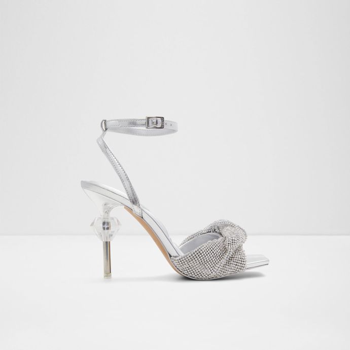 Nápaditost nechybí modelu Aldo s nepřehlédnutelným detailem na podpatku. Cena: 2 890 Kč