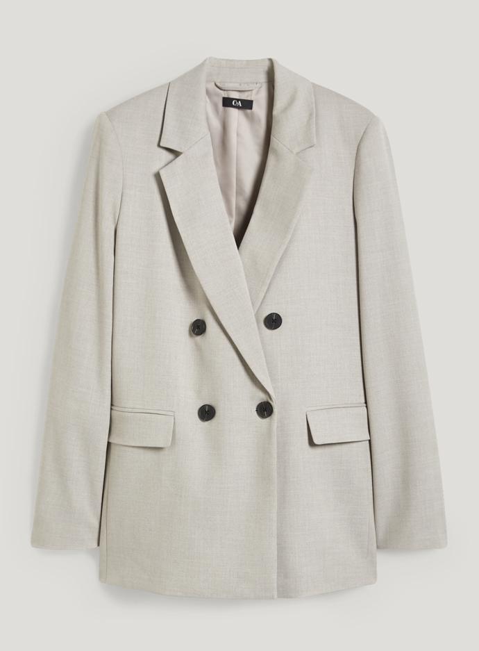 Kostým složený z dobře padnoucího saka a spodního dílu v podobě sukně či kalhot. Volba prověřená časem a v podobě klasické varianty se sukní i stylem první dámy Hany Benešové. C&A, 1 798 Kč